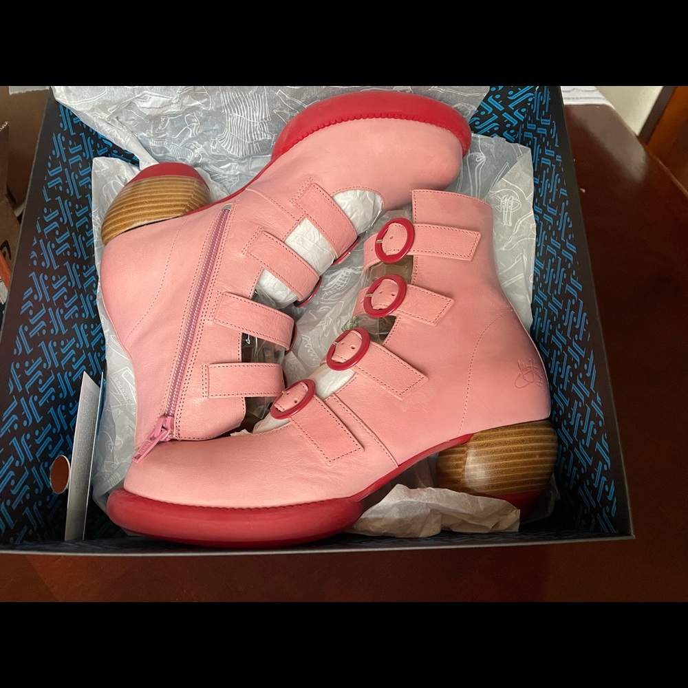 BNIB Fluevog Pink Huysmans